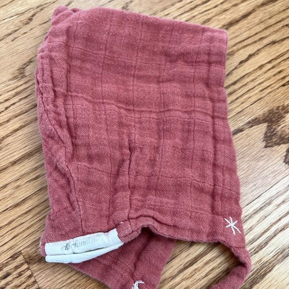 EllieFunDay Baby PIXIE HAT in CAYENNE 6-12M - Picture 3 of 5